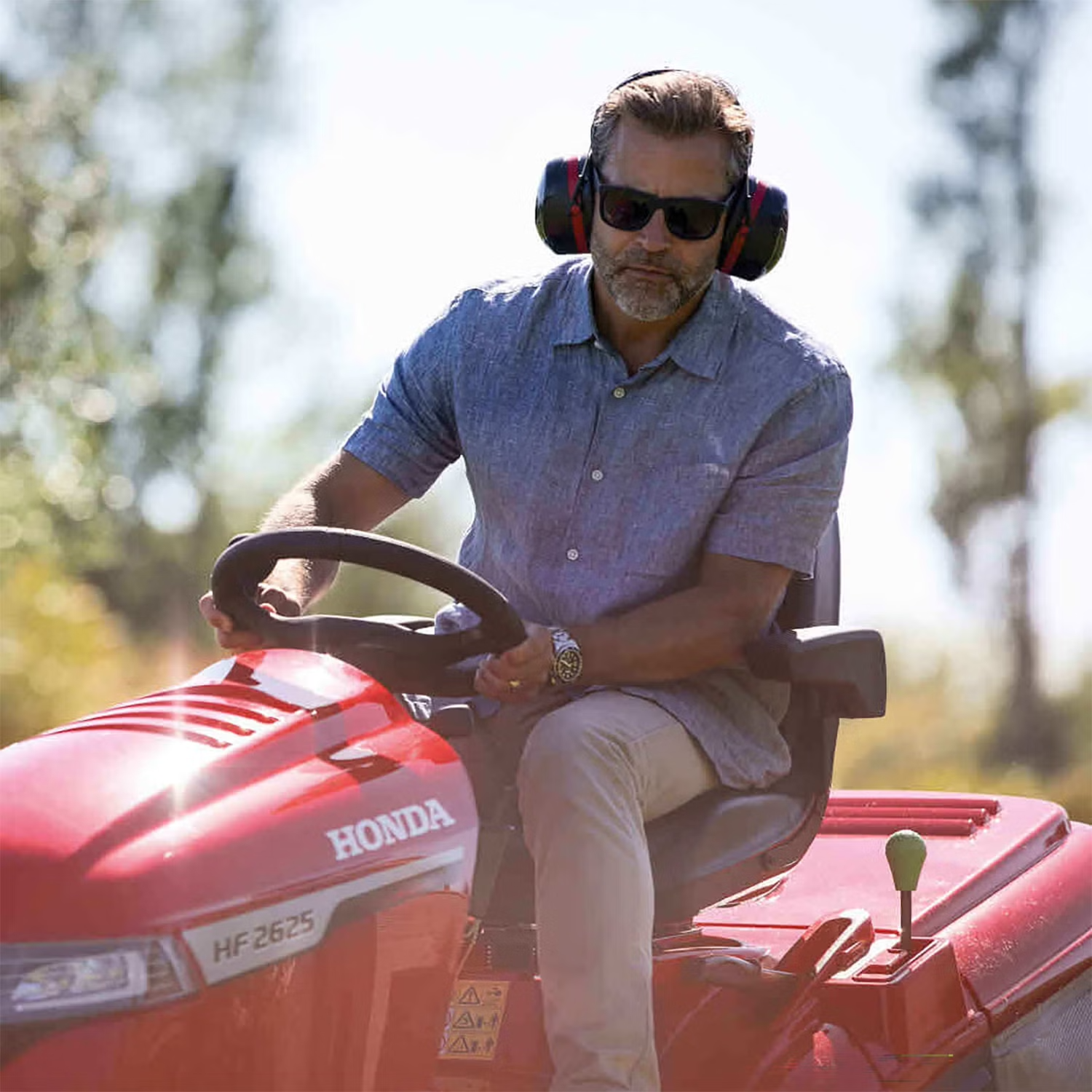 Honda HF 2625 HME Premium Lawn Tractor with Mulching - Image 5