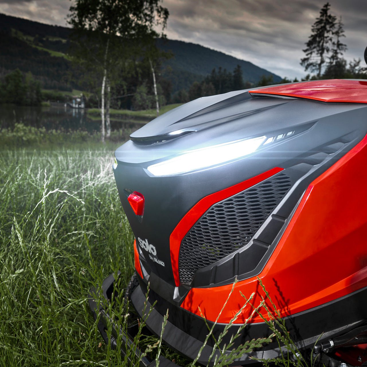 solo by AL-KO Premium T22-110.4 HDH-A V2 Petrol High Grass Mulching Lawn Tractor - Image 6