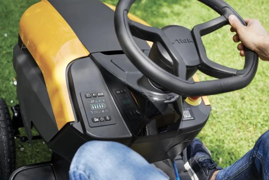 STIGA Estate 584e Battery Garden Tractor - Image 8