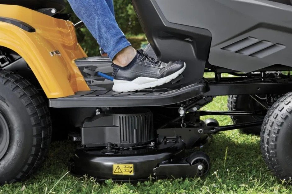 STIGA Estate 584e Battery Garden Tractor - Image 10