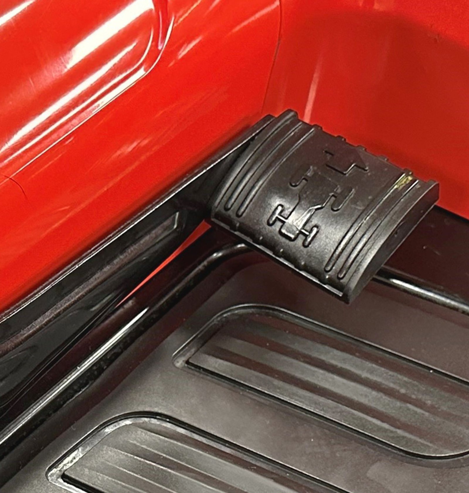 Cobra LT102HRL Petrol Lawn Tractor 102cm - Image 4