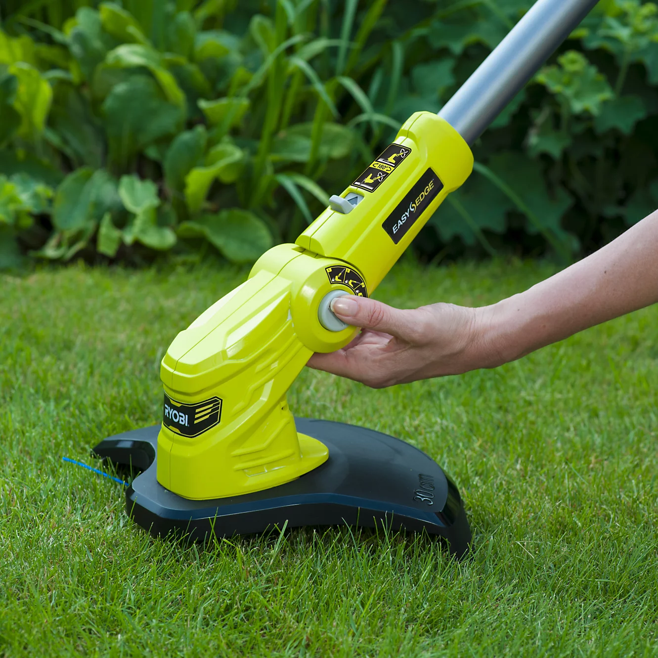 Ryobi ONE+ 18V 300mm Cordless Grass trimmer - RLT183220S - Image 3